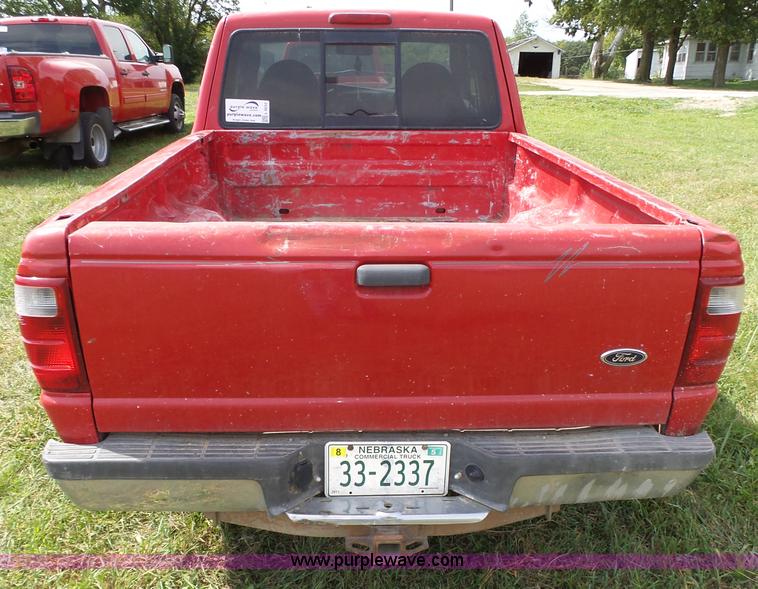 image for item L4033 2003 Ford Ranger XLT SuperCab pickup truck