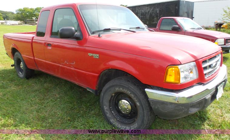 image for item L4033 2003 Ford Ranger XLT SuperCab pickup truck
