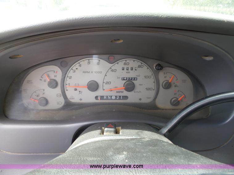 image for item L4033 2003 Ford Ranger XLT SuperCab pickup truck