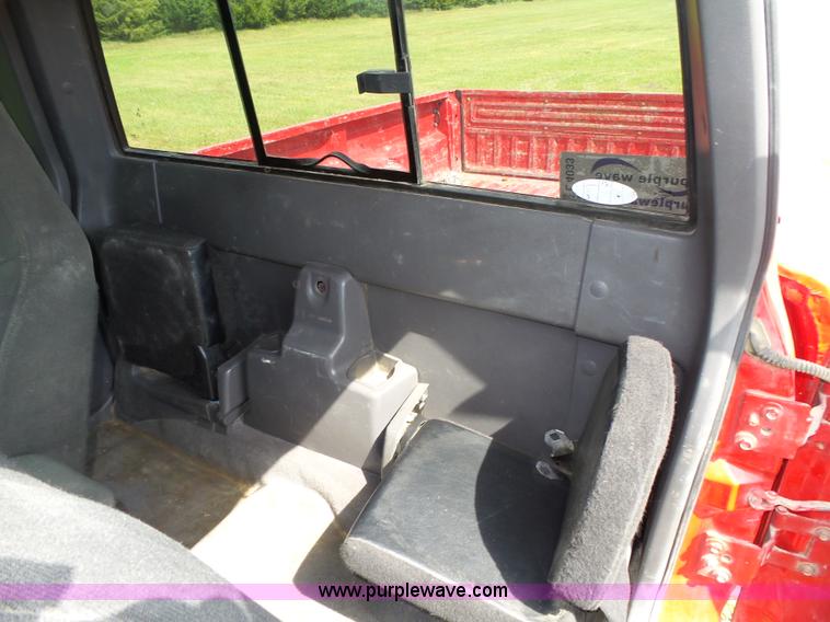 image for item L4033 2003 Ford Ranger XLT SuperCab pickup truck