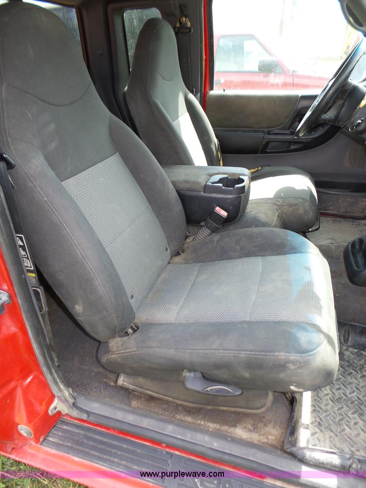 image for item L4033 2003 Ford Ranger XLT SuperCab pickup truck