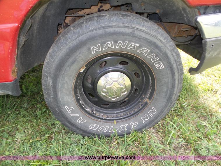 image for item L4033 2003 Ford Ranger XLT SuperCab pickup truck