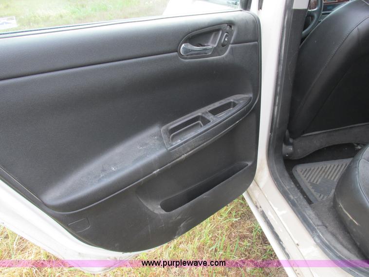 image for item L4036 2006 Chevrolet Impala Police