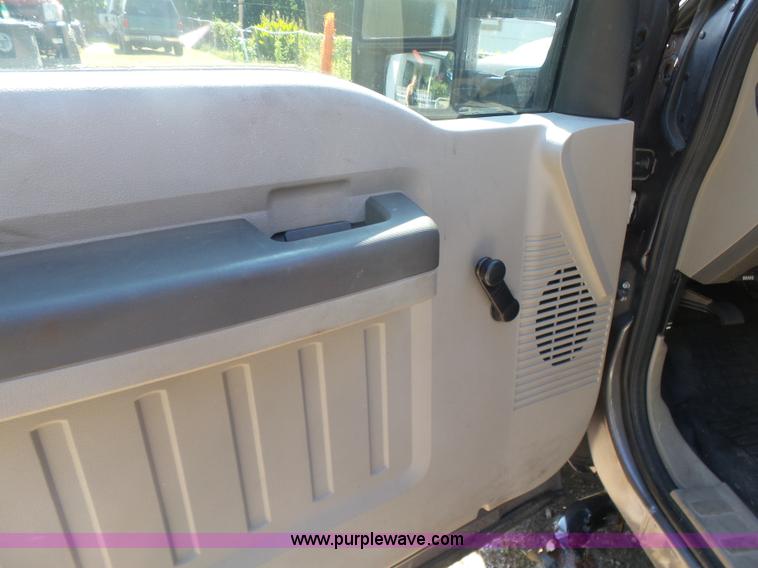 image for item L4759 2009 Ford F250 Super Duty SuperCab pickup truck