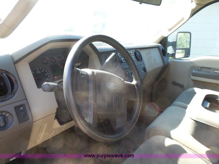 image for item L4759 2009 Ford F250 Super Duty SuperCab pickup truck