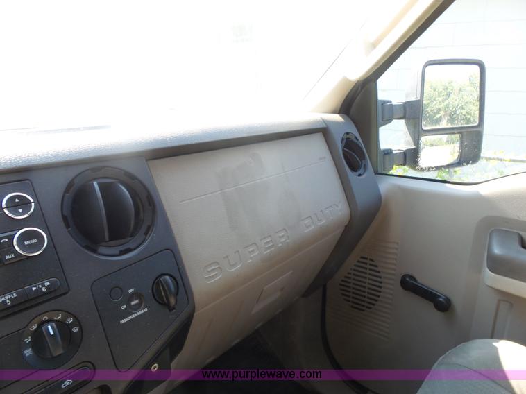 image for item L4759 2009 Ford F250 Super Duty SuperCab pickup truck