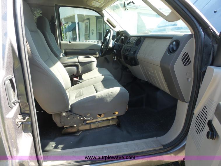 image for item L4759 2009 Ford F250 Super Duty SuperCab pickup truck