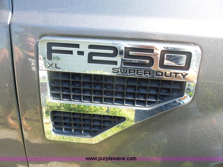 image for item L4759 2009 Ford F250 Super Duty SuperCab pickup truck