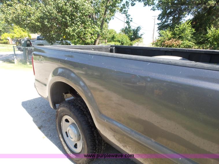 image for item L4759 2009 Ford F250 Super Duty SuperCab pickup truck