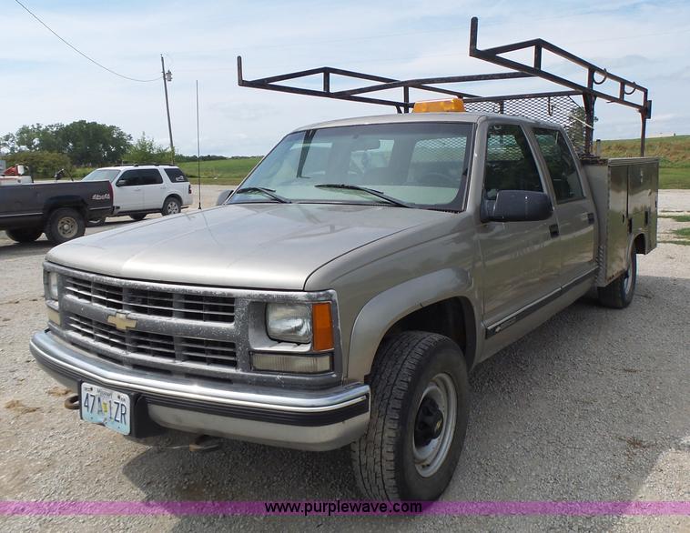 image for item L6232 2000 Chevrolet 3500 Crew Cab utility truck