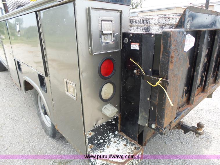 image for item L6232 2000 Chevrolet 3500 Crew Cab utility truck