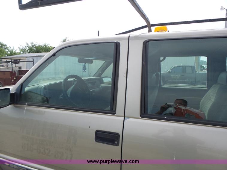 image for item L6232 2000 Chevrolet 3500 Crew Cab utility truck