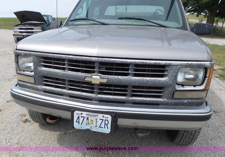 image for item L6232 2000 Chevrolet 3500 Crew Cab utility truck