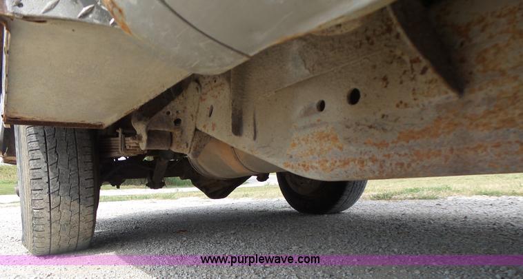 image for item L6232 2000 Chevrolet 3500 Crew Cab utility truck