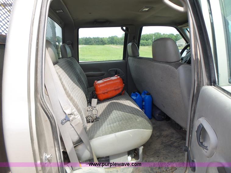 image for item L6232 2000 Chevrolet 3500 Crew Cab utility truck