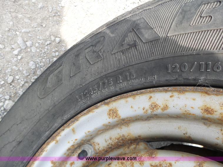 image for item L6232 2000 Chevrolet 3500 Crew Cab utility truck