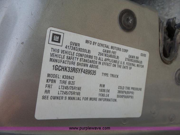 image for item L6232 2000 Chevrolet 3500 Crew Cab utility truck