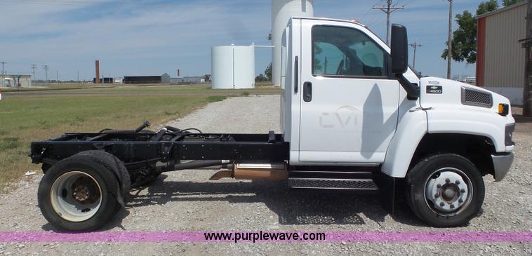 image for item L6959 2009 Chevrolet C4500 truck cab and chassis