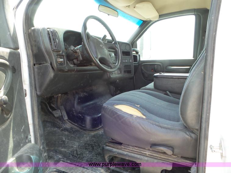 image for item L6959 2009 Chevrolet C4500 truck cab and chassis