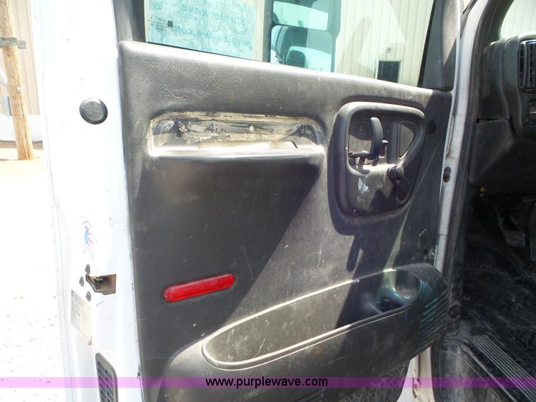 image for item L6959 2009 Chevrolet C4500 truck cab and chassis