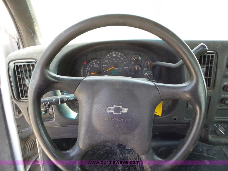 image for item L6959 2009 Chevrolet C4500 truck cab and chassis