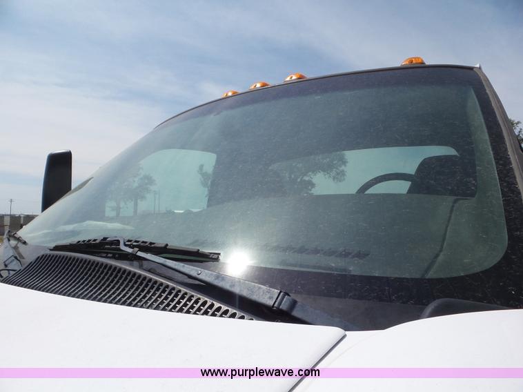 image for item L6959 2009 Chevrolet C4500 truck cab and chassis