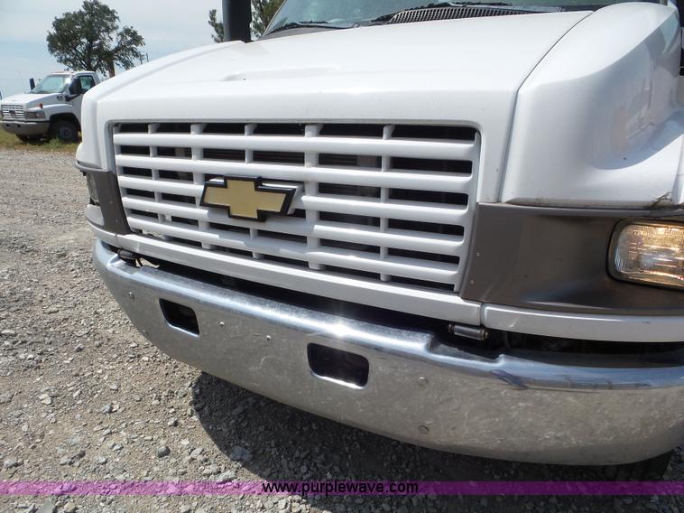 image for item L6959 2009 Chevrolet C4500 truck cab and chassis