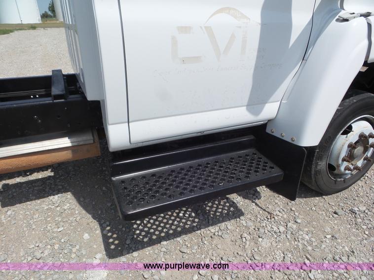 image for item L6959 2009 Chevrolet C4500 truck cab and chassis