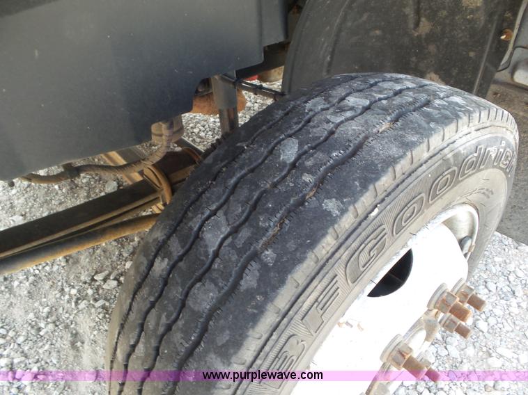 image for item L6959 2009 Chevrolet C4500 truck cab and chassis