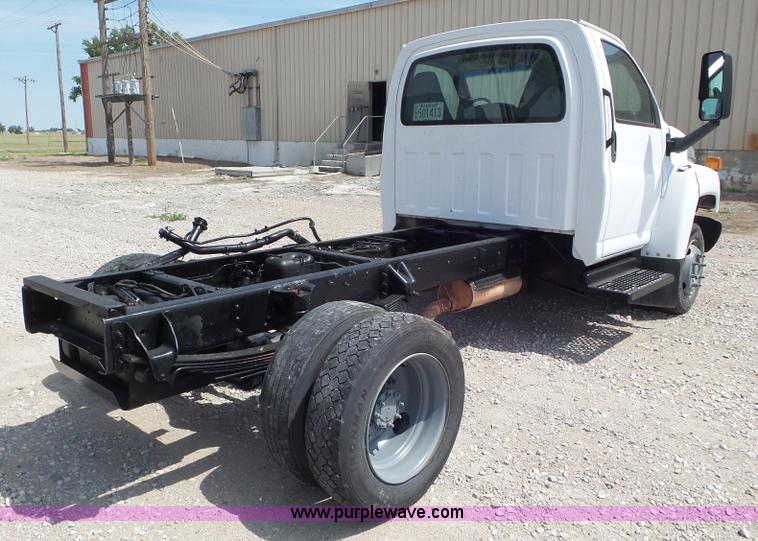image for item L6960 2008 Chevrolet C4500 truck cab and chassis