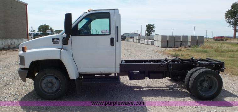 image for item L6960 2008 Chevrolet C4500 truck cab and chassis
