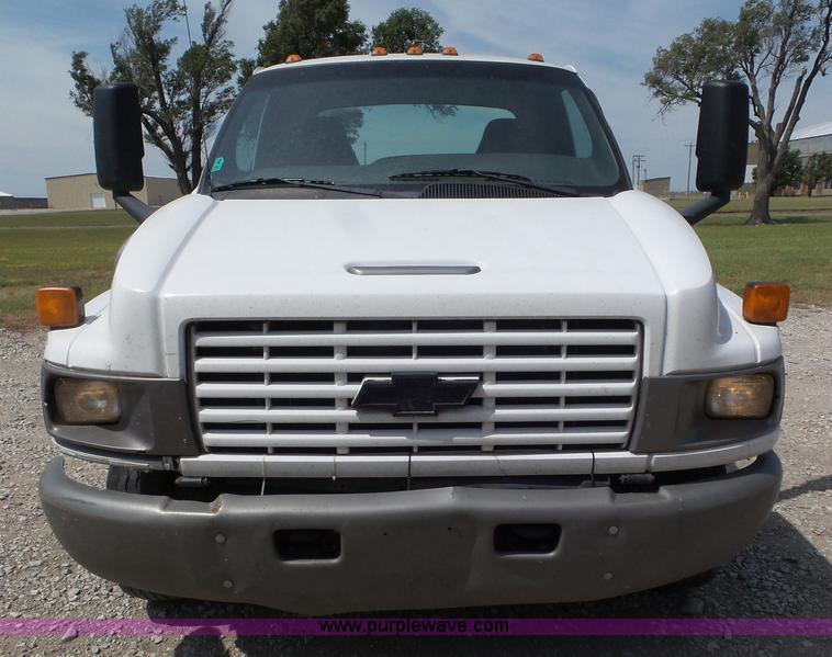 image for item L6960 2008 Chevrolet C4500 truck cab and chassis