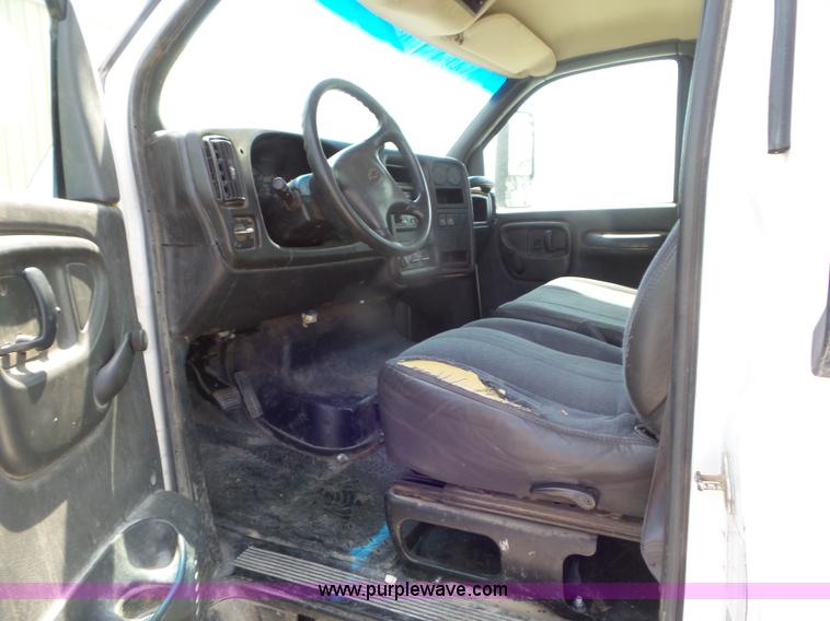 image for item L6960 2008 Chevrolet C4500 truck cab and chassis