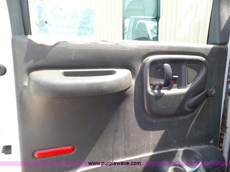 image for item L6960 2008 Chevrolet C4500 truck cab and chassis