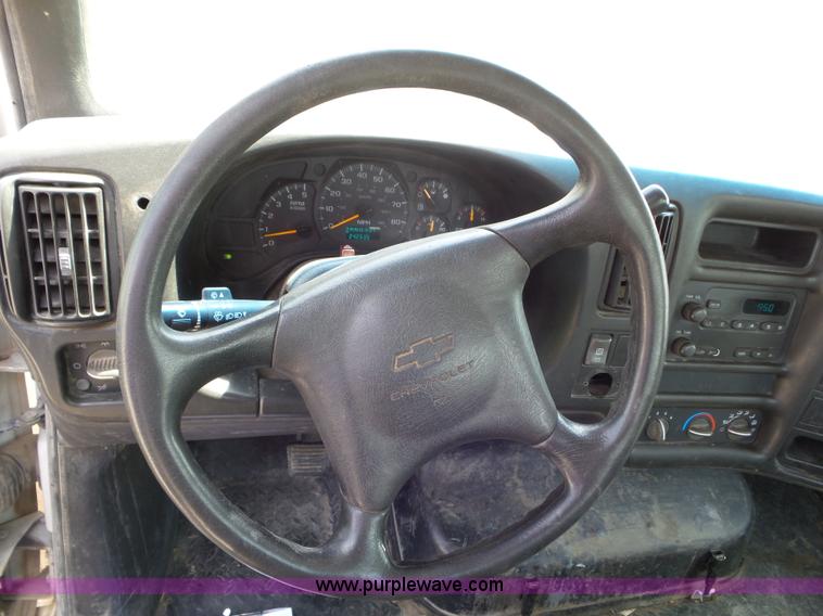 image for item L6960 2008 Chevrolet C4500 truck cab and chassis