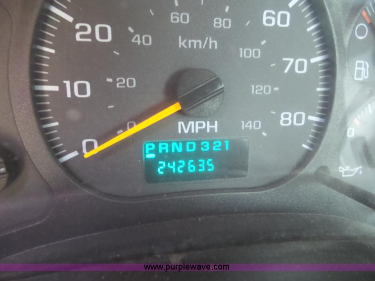 image for item L6960 2008 Chevrolet C4500 truck cab and chassis