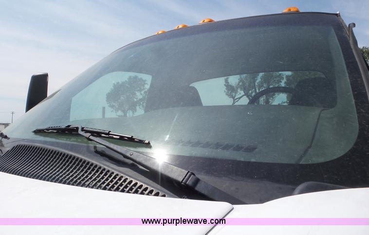 image for item L6960 2008 Chevrolet C4500 truck cab and chassis