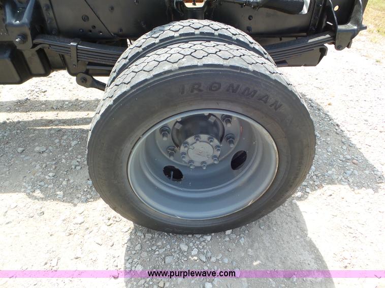 image for item L6960 2008 Chevrolet C4500 truck cab and chassis