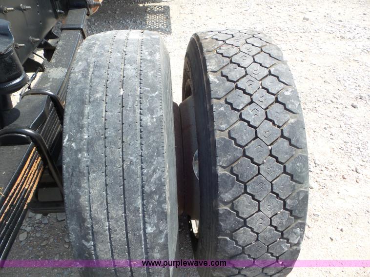 image for item L6960 2008 Chevrolet C4500 truck cab and chassis