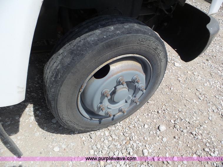 image for item L6960 2008 Chevrolet C4500 truck cab and chassis