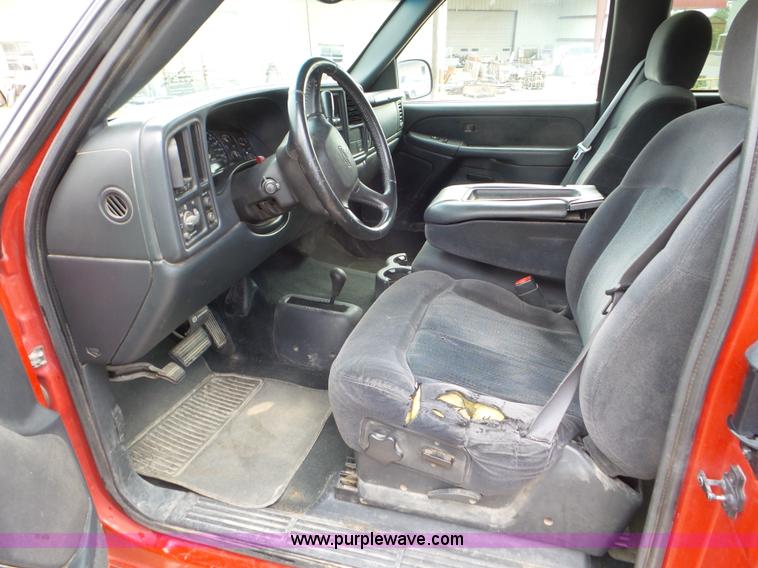 image for item L6977 2002 Chevrolet Silverado 1500 Ext. Cab pickup truck