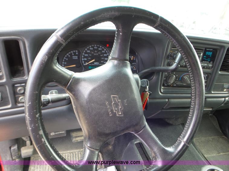 image for item L6977 2002 Chevrolet Silverado 1500 Ext. Cab pickup truck