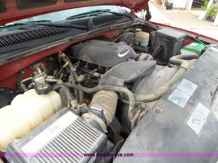 image for item L6977 2002 Chevrolet Silverado 1500 Ext. Cab pickup truck