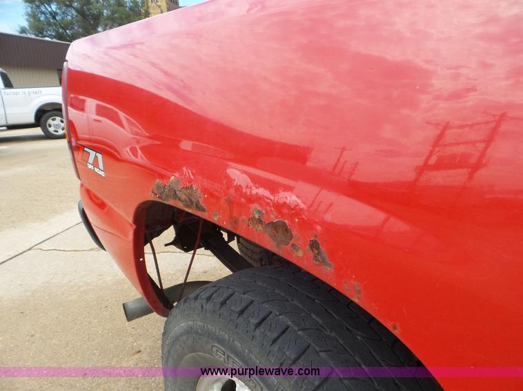 image for item L6977 2002 Chevrolet Silverado 1500 Ext. Cab pickup truck