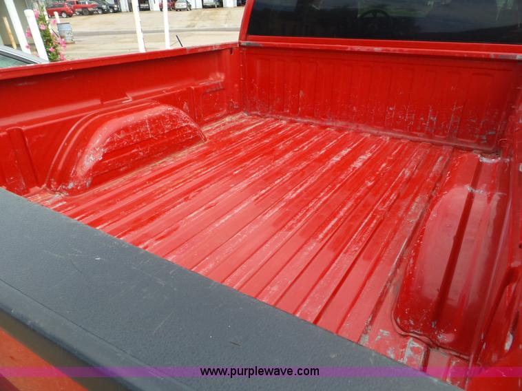 image for item L6977 2002 Chevrolet Silverado 1500 Ext. Cab pickup truck