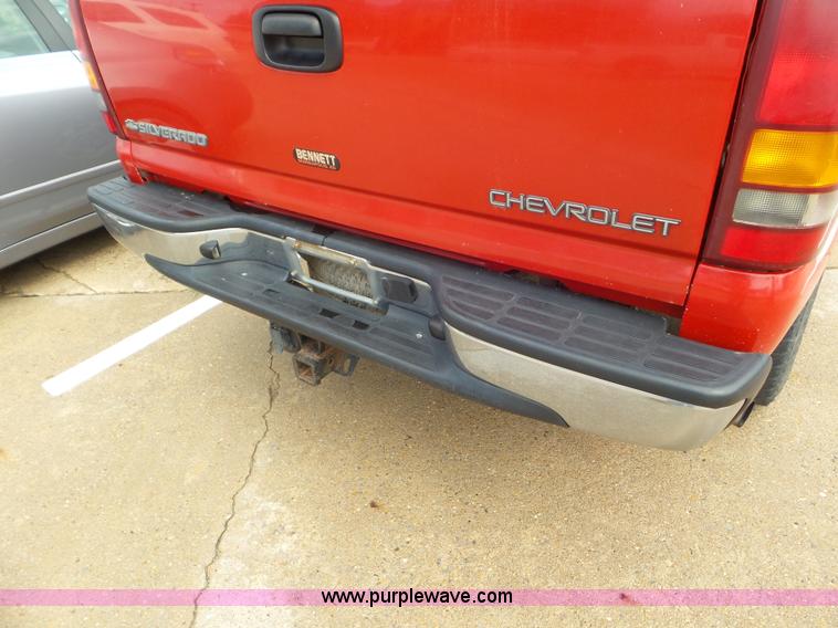 image for item L6977 2002 Chevrolet Silverado 1500 Ext. Cab pickup truck