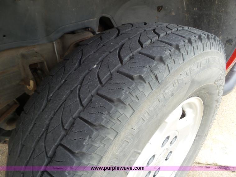 image for item L6977 2002 Chevrolet Silverado 1500 Ext. Cab pickup truck