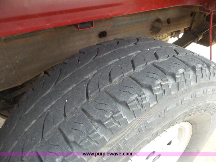 image for item L6977 2002 Chevrolet Silverado 1500 Ext. Cab pickup truck