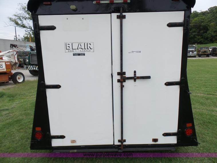image for item N9462 1998 Blair enclosed cargo trailer