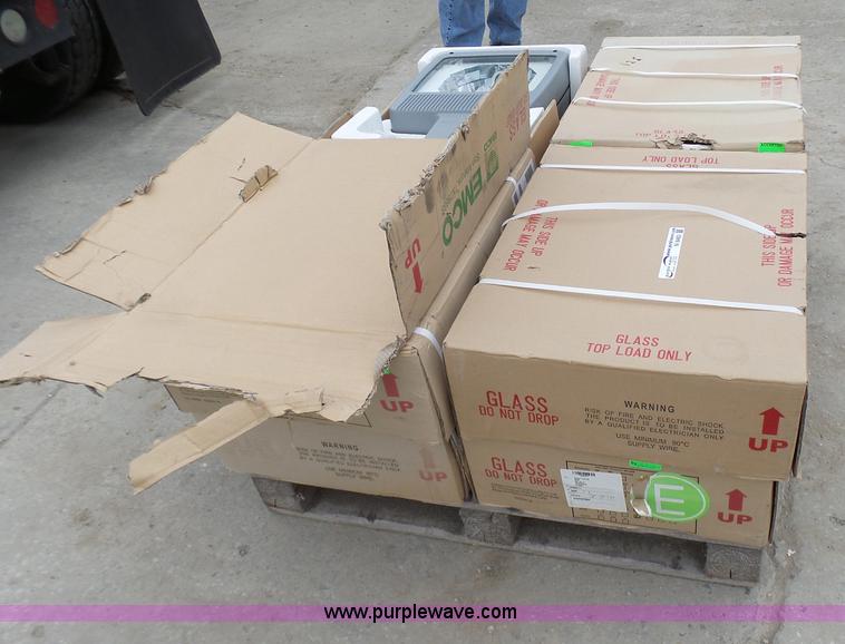 image for item N9463 (8) Emco parking lot lights